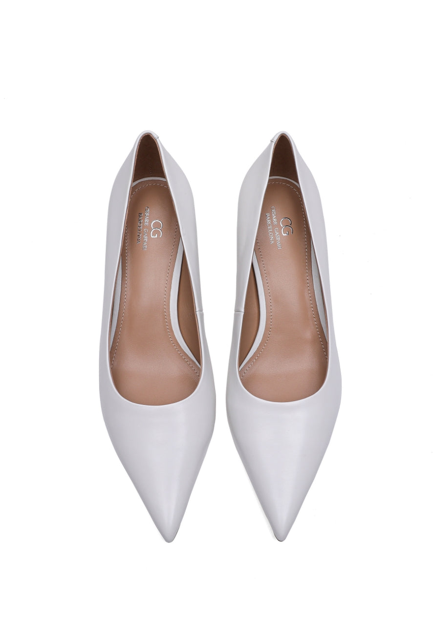 Tacones kitten de piel con punta – Blanco