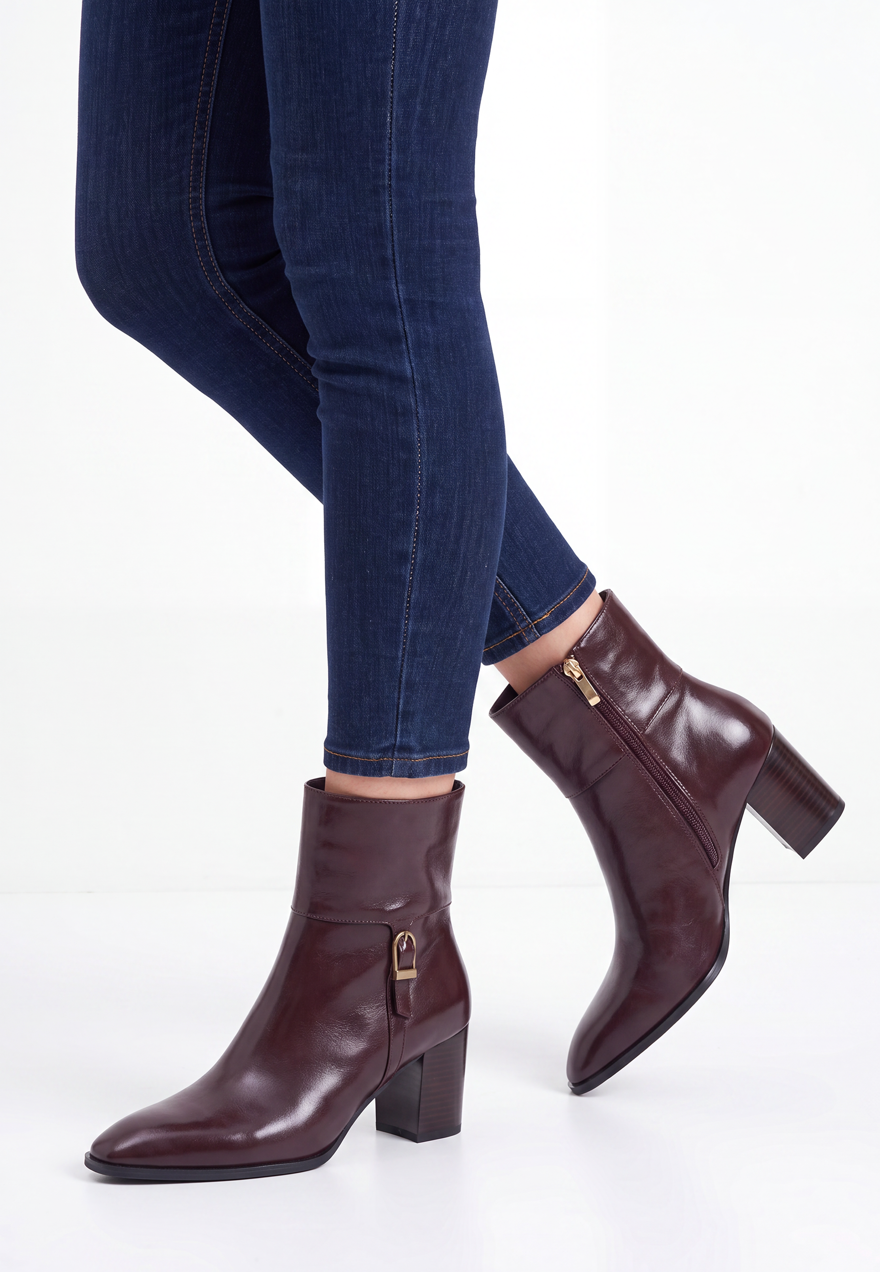 Chic enkellaarsjes met blokhak – Bordeaux
