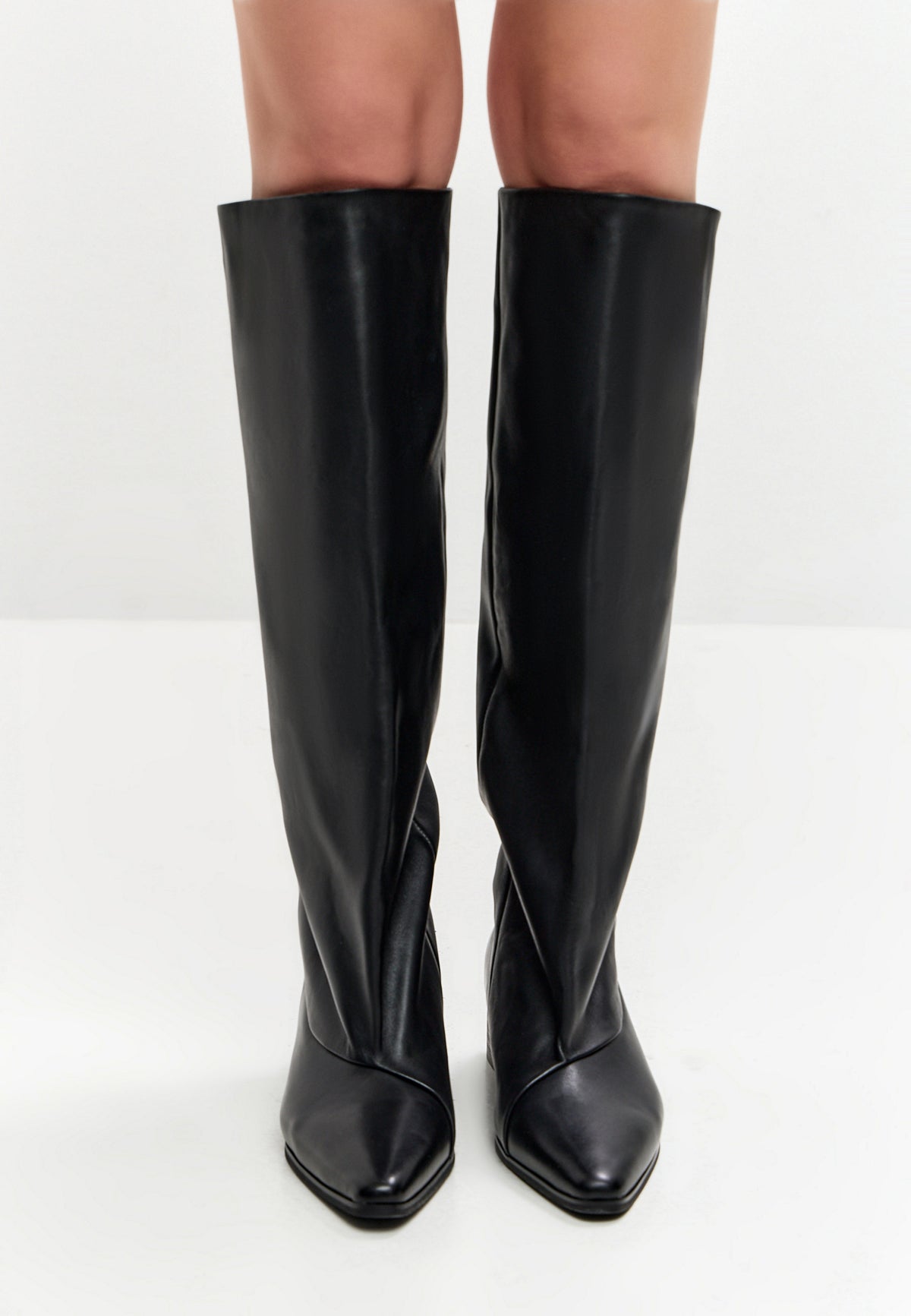 Bottes hautes en cuir à bout pointu