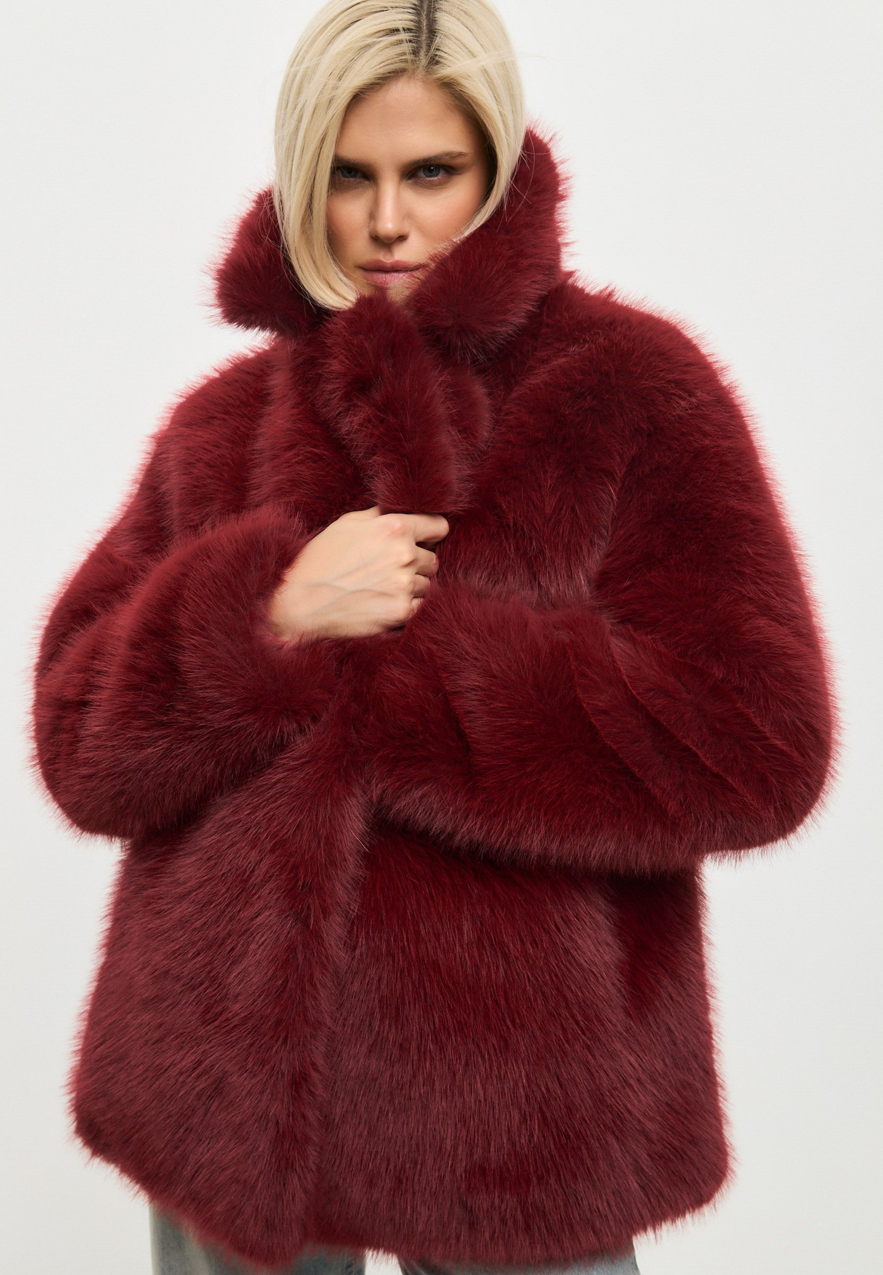 Chic Faux Fur Coat - Red