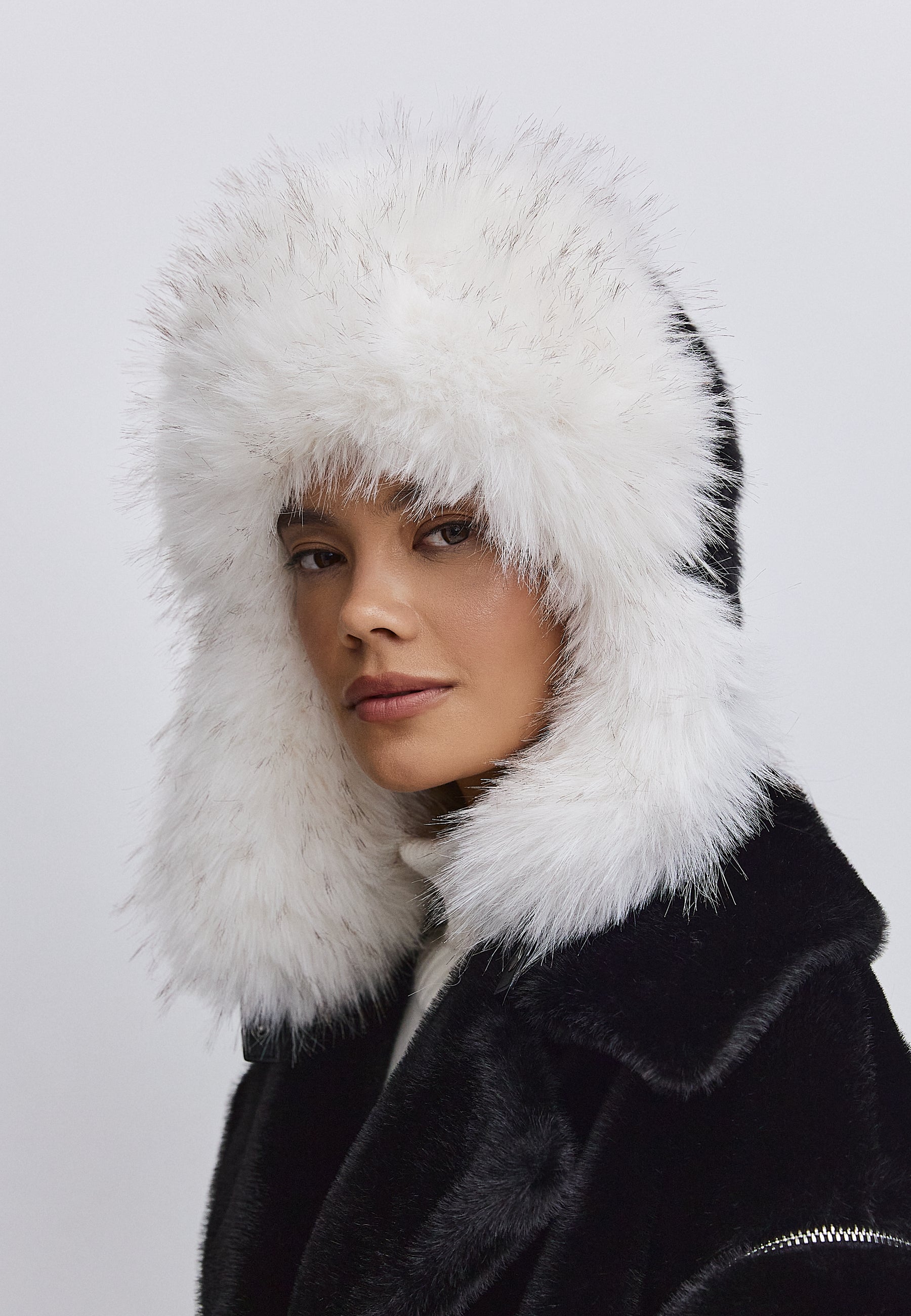 Faux Fur Hat Irina - Black and White