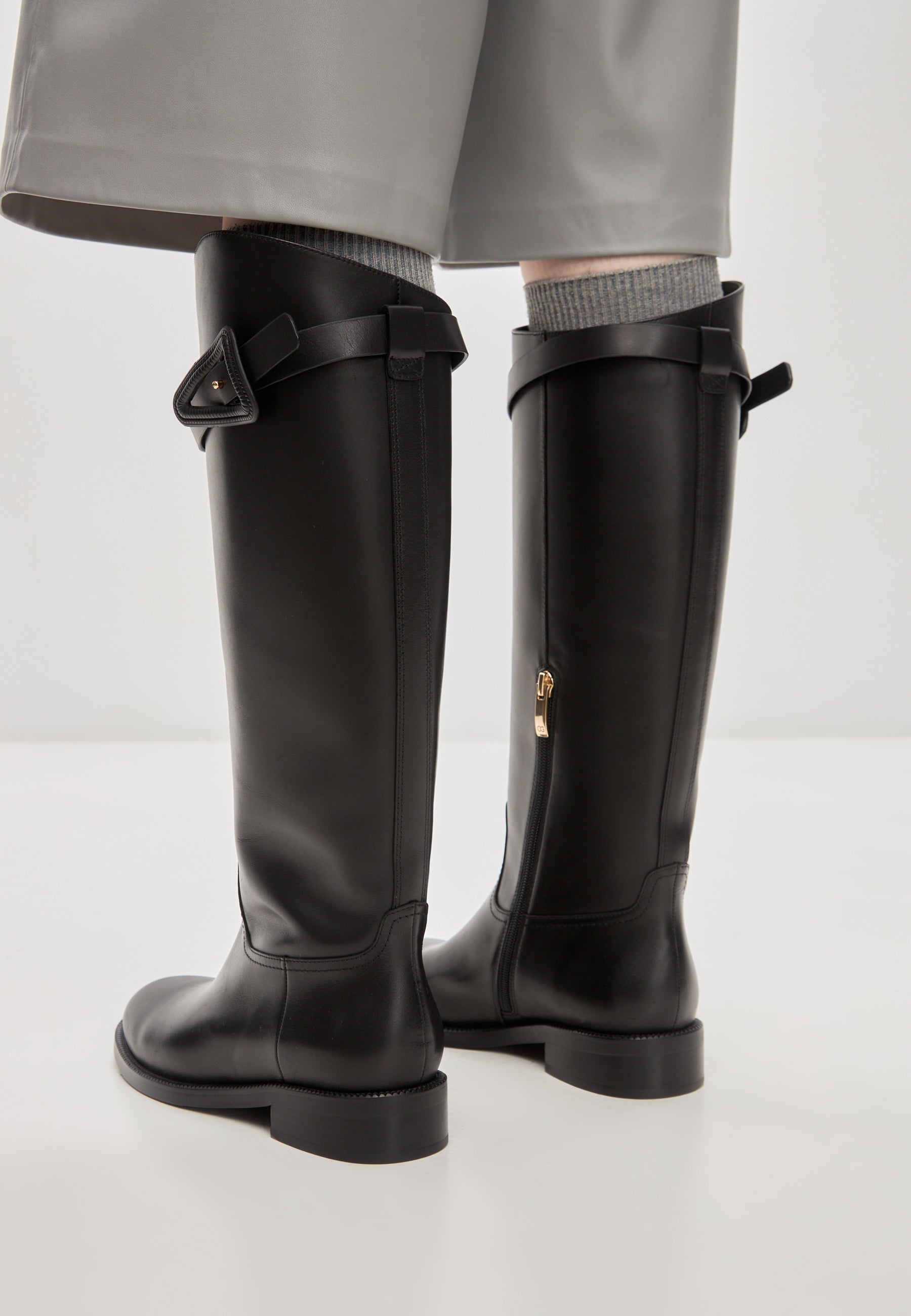 Elegant Riding Boots with Buckle Detail Zoe - Black