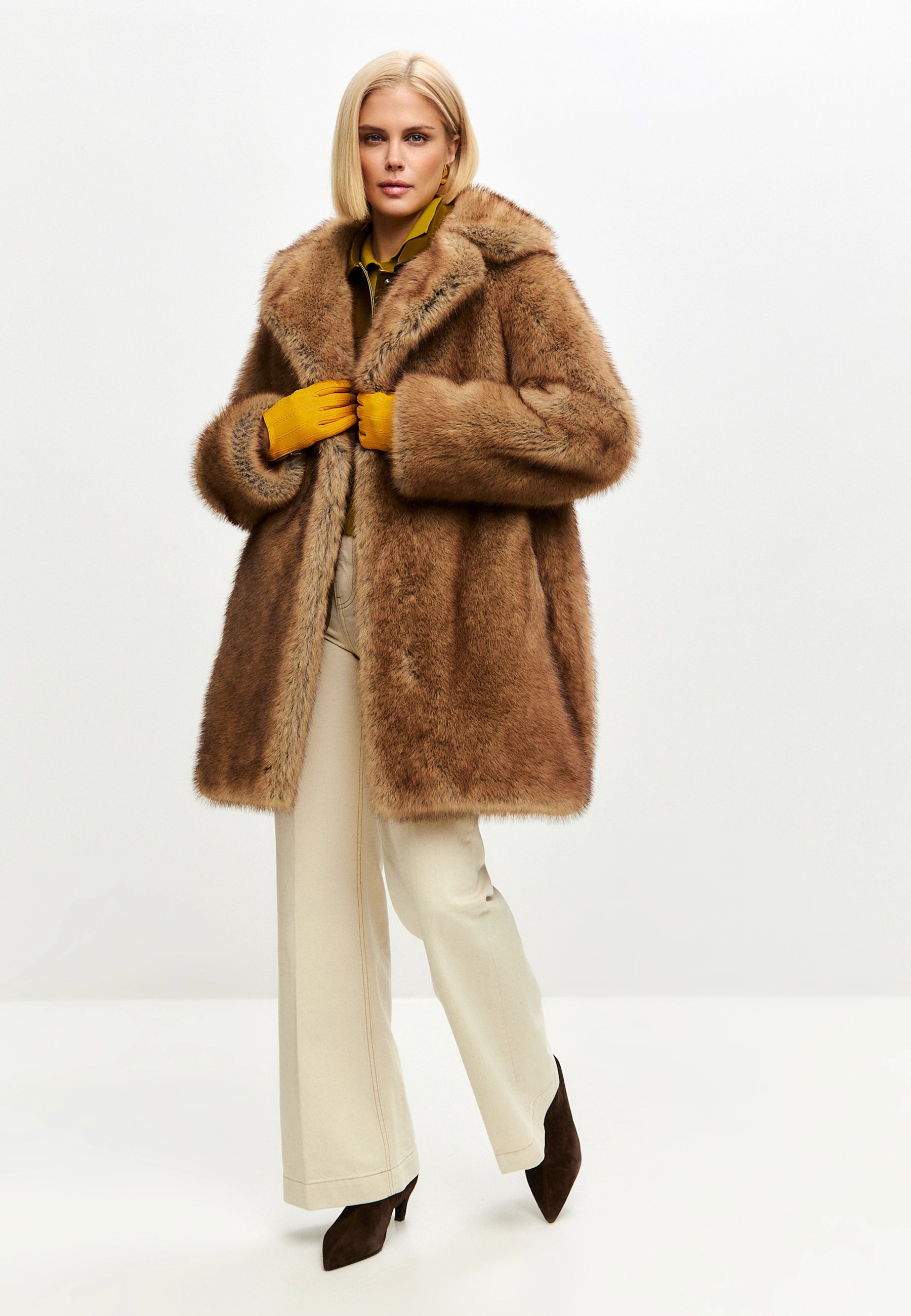 Oversized Faux Fur Coat with Collar – Brown