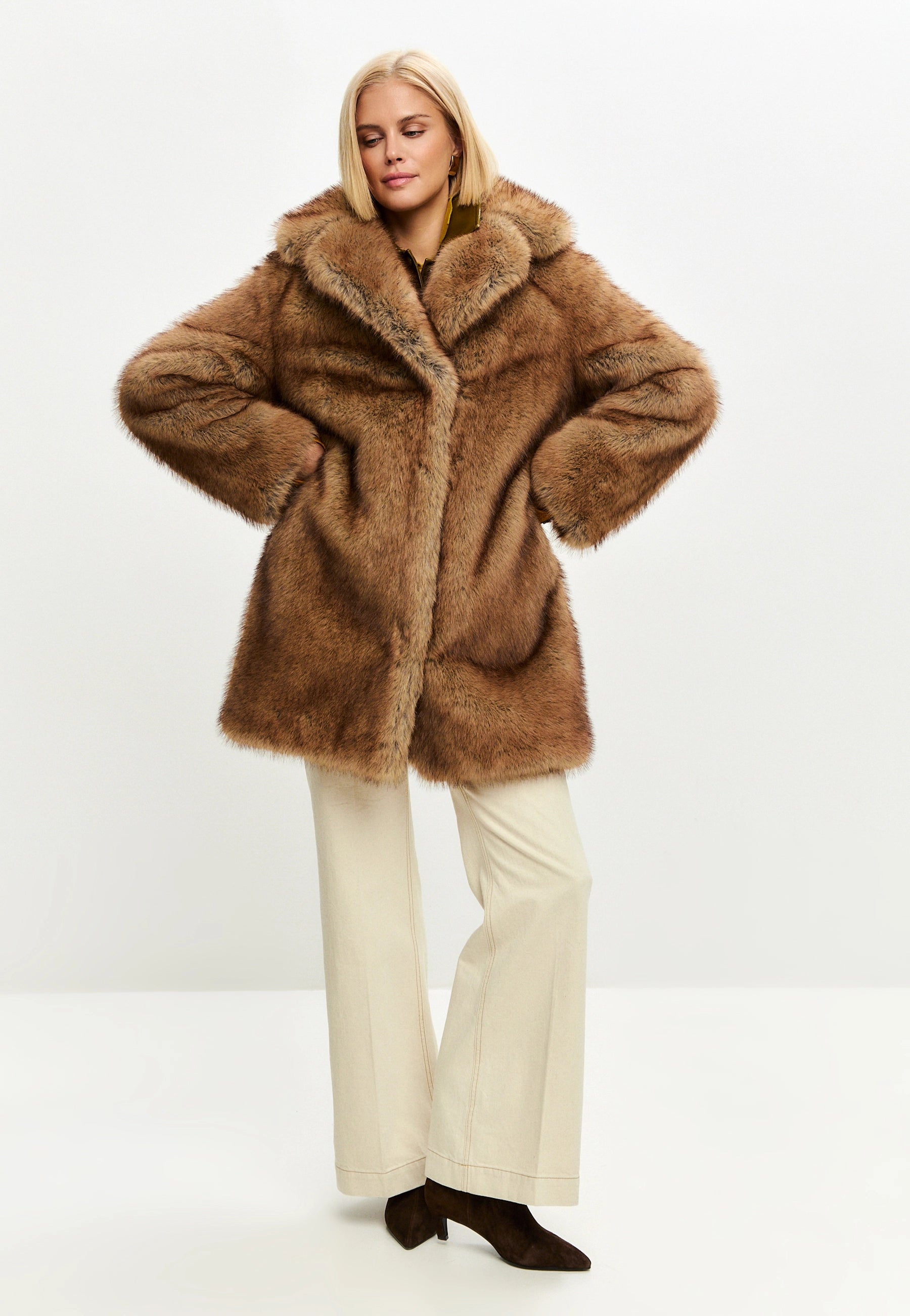 Oversized Faux Fur Coat with Collar – Brown