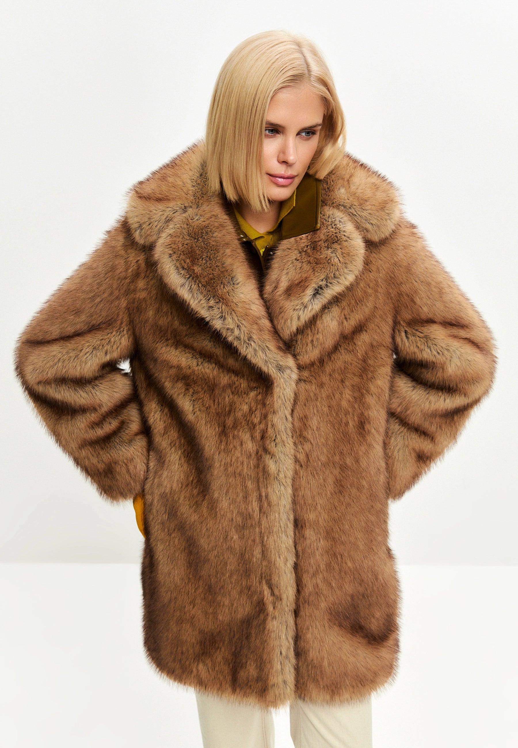 Oversized Faux Fur Coat with Collar – Brown