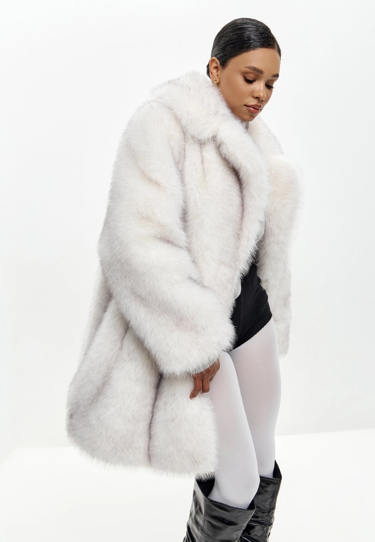 Oversized Faux Fur Coat with Collar – Light Grey