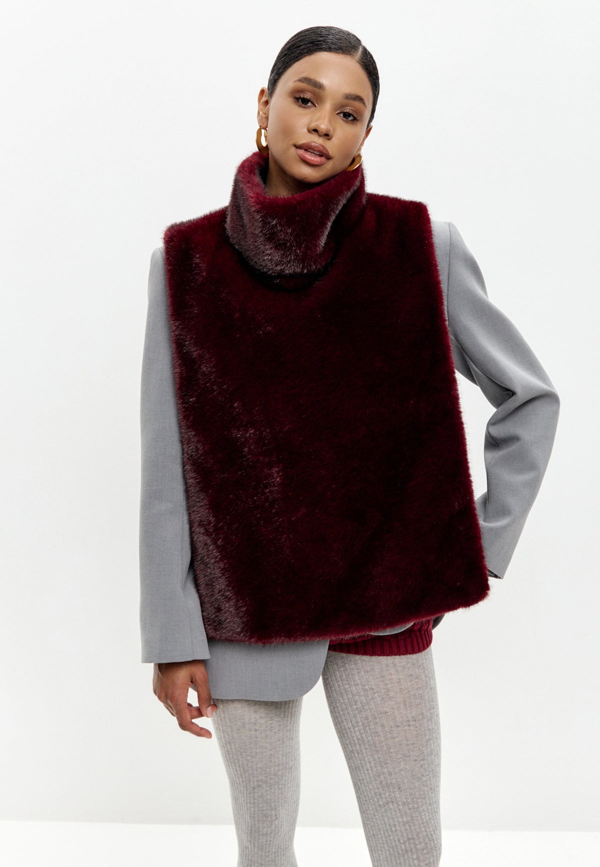 Faux Fur Sleeveless Sculpted Top with Collar – Bordeaux