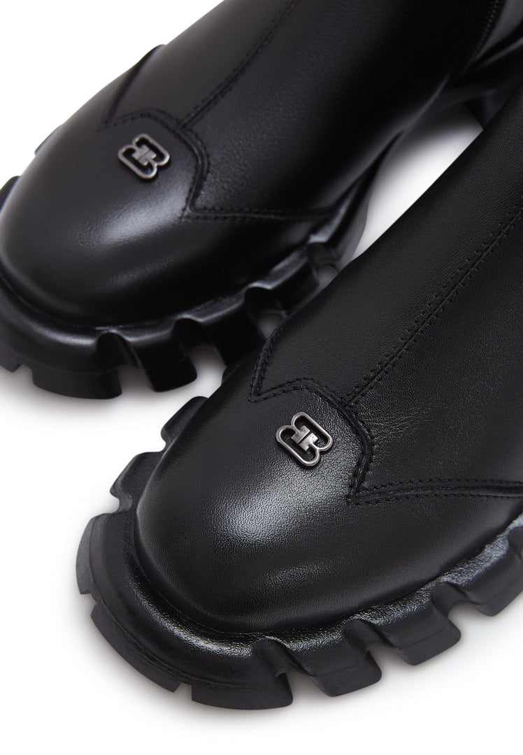 Stiefel mit flacher Sohle aus Leder - Schwarz