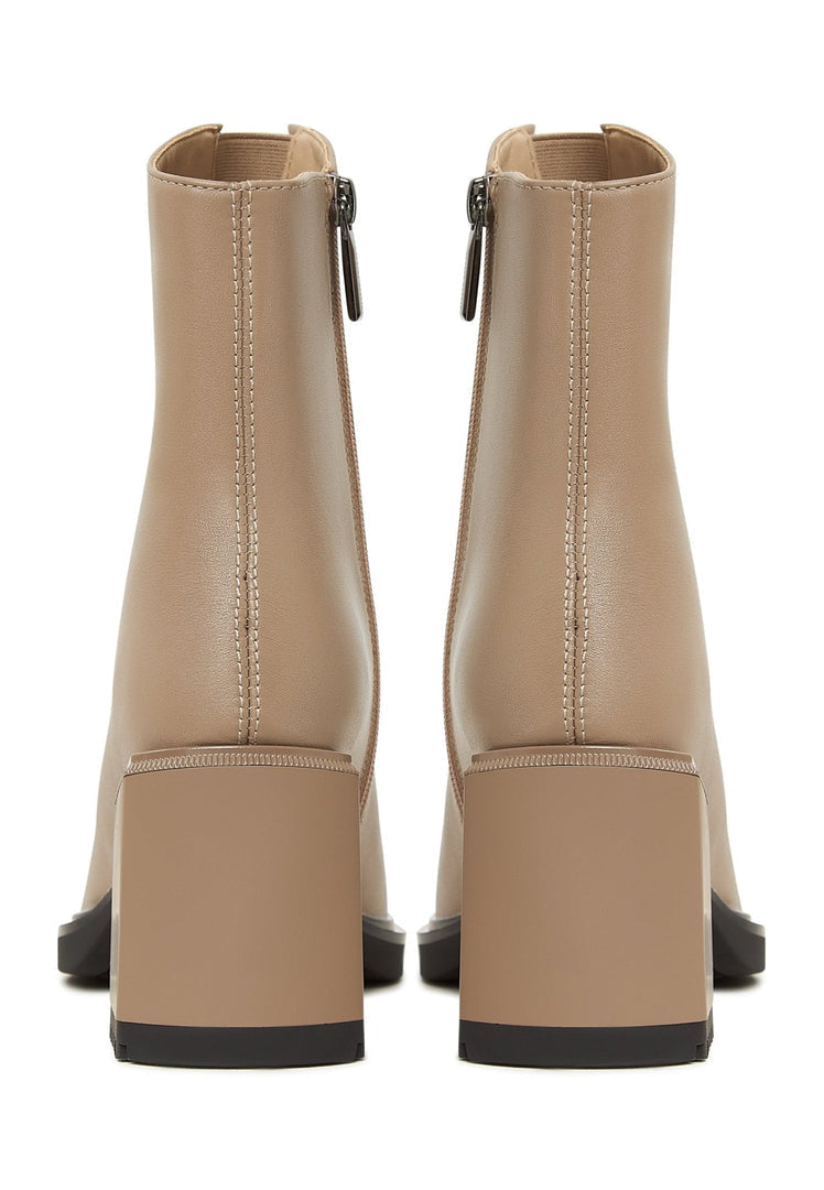 Casual enkellaarsjes met hoge hak