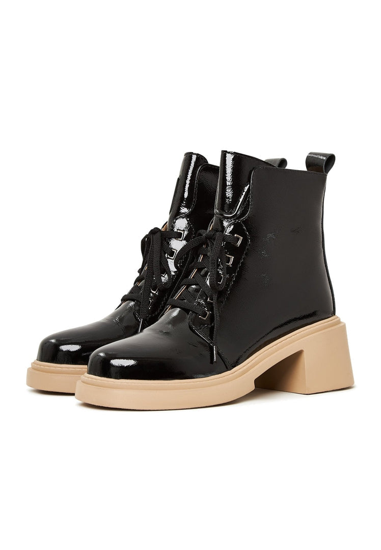 Schnürstiefeletten aus Lackleder - Schwarz