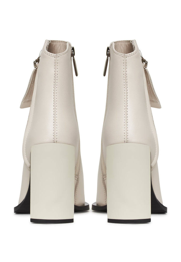 Klassieke leren enkellaarsjes