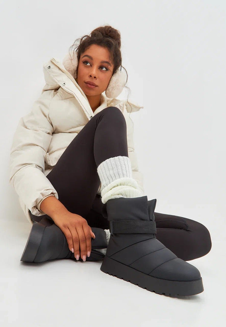 Urban Wool-Lined Winter Boots - Black