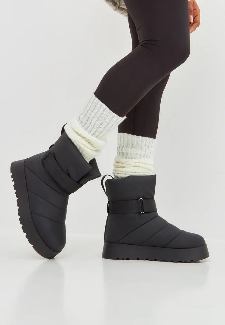 Urban Wool-Lined Winter Boots - Black