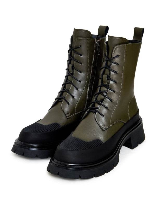 Casual suède enkellaarsjes met vetersluiting