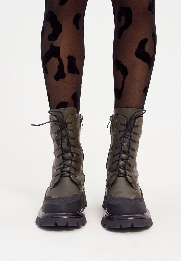 Lässige Schnürstiefeletten aus Wildleder