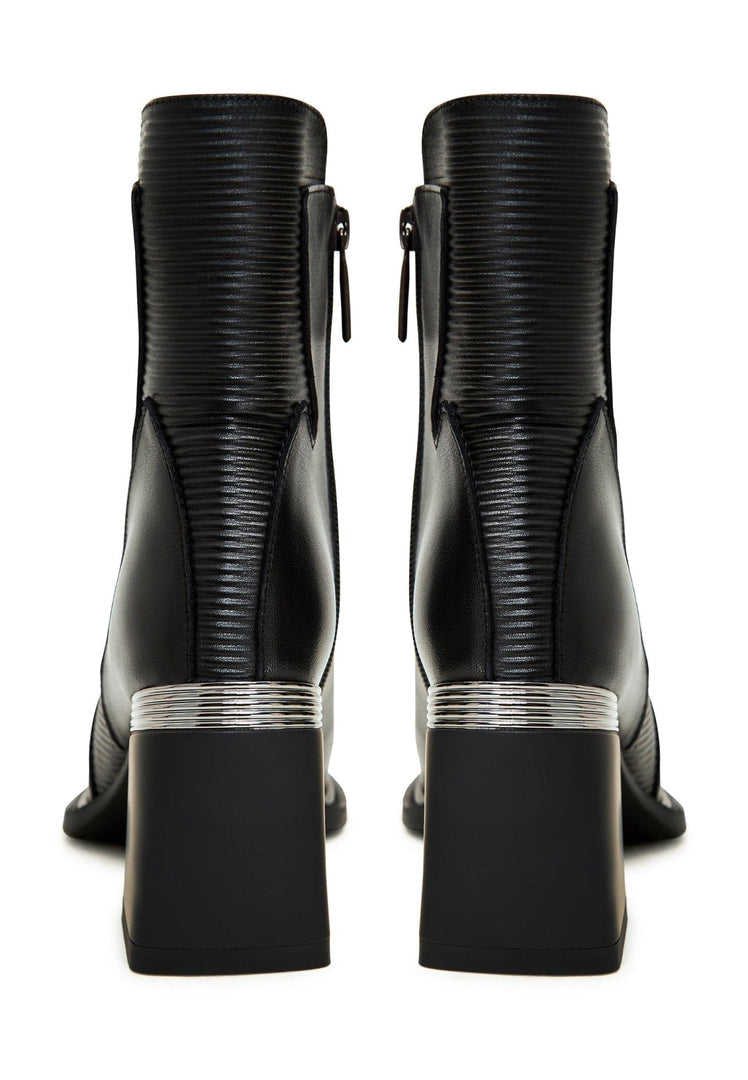 Enkellaarsjes met blokhak