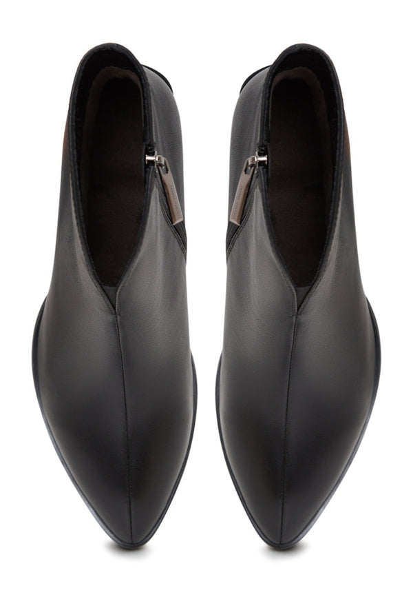 Klasyczne skórzane botki do kostki z blokowym obcasem