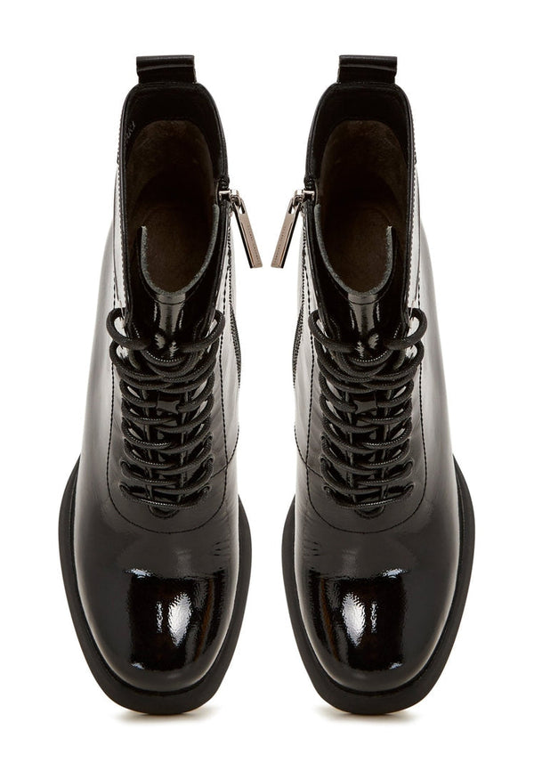 Klassieke enkellaarsjes met hoge hak