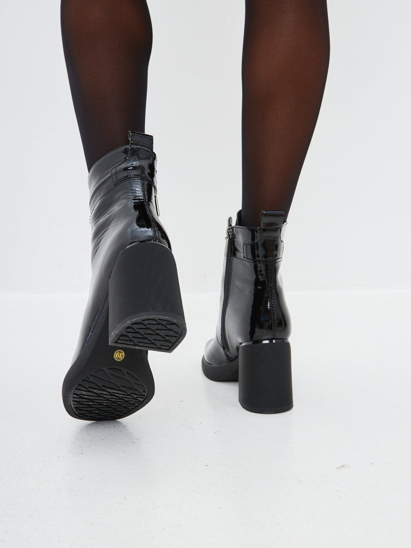 Botines clásicos de tacón alto