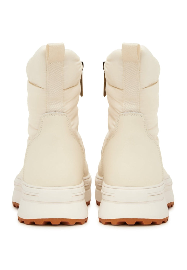 Winterliche warme Plateaustiefel