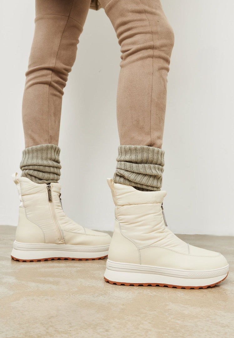 Winterliche warme Plateaustiefel
