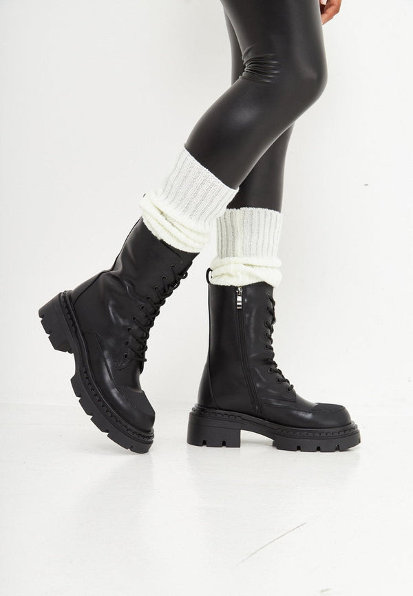 Elegantes botines con cordones