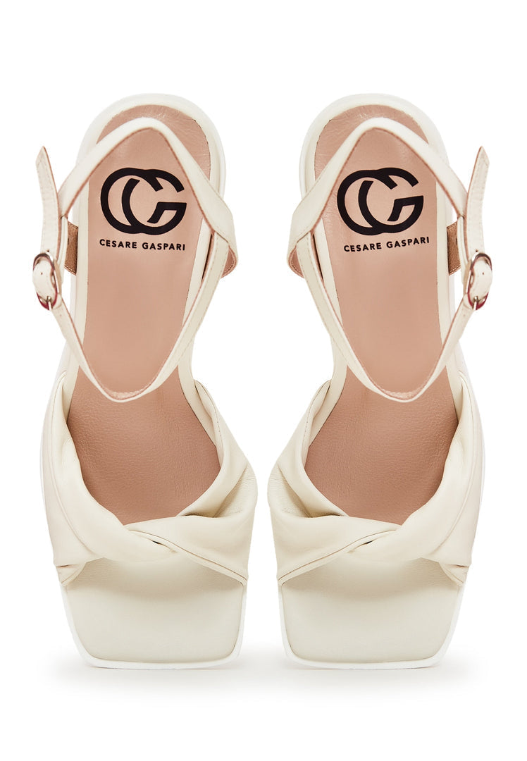 Sandalias clásicas con tacón en bloque