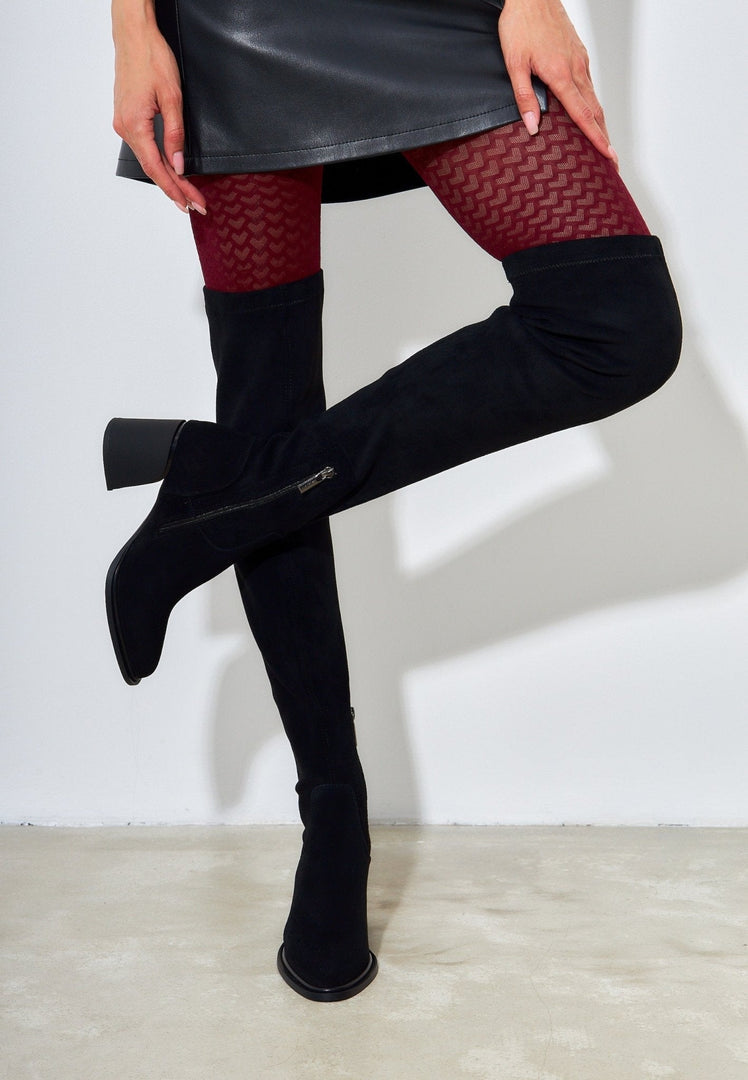 Stövletter med blockklack över knäet