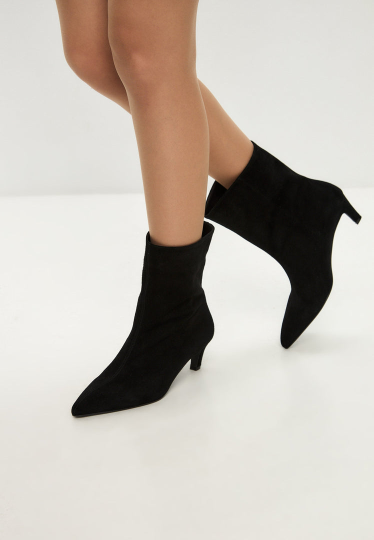 Kitten Heel Stiefelette Dolly - Schwarz