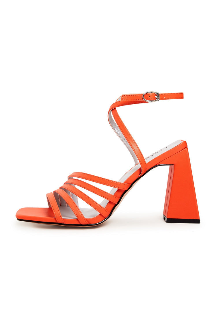 Bequeme, klobige Sandalen