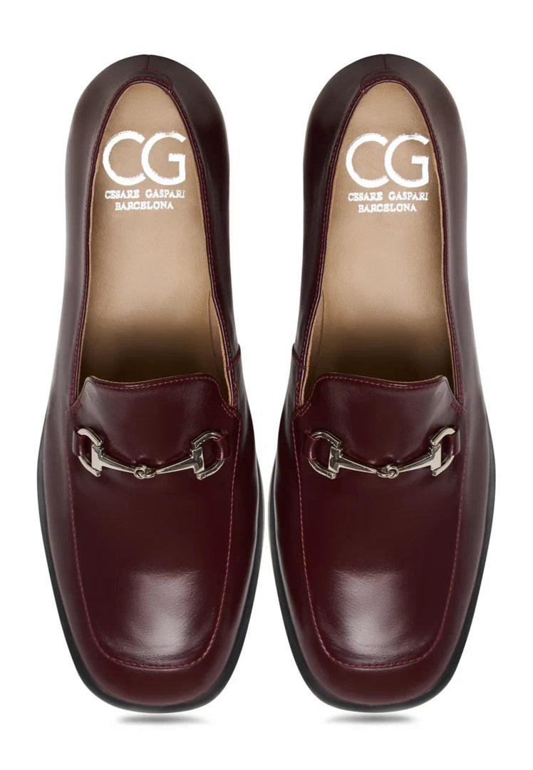 Equestrian Chic Loafers - Bordeaux