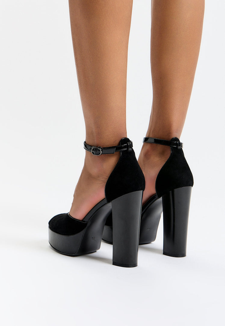 Charm Block Heel Pumps - Black