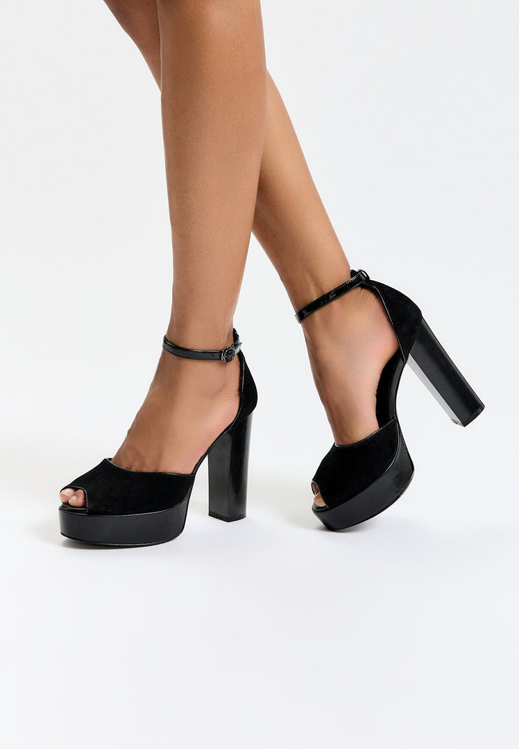 Charm Block Heel Pumps - Black