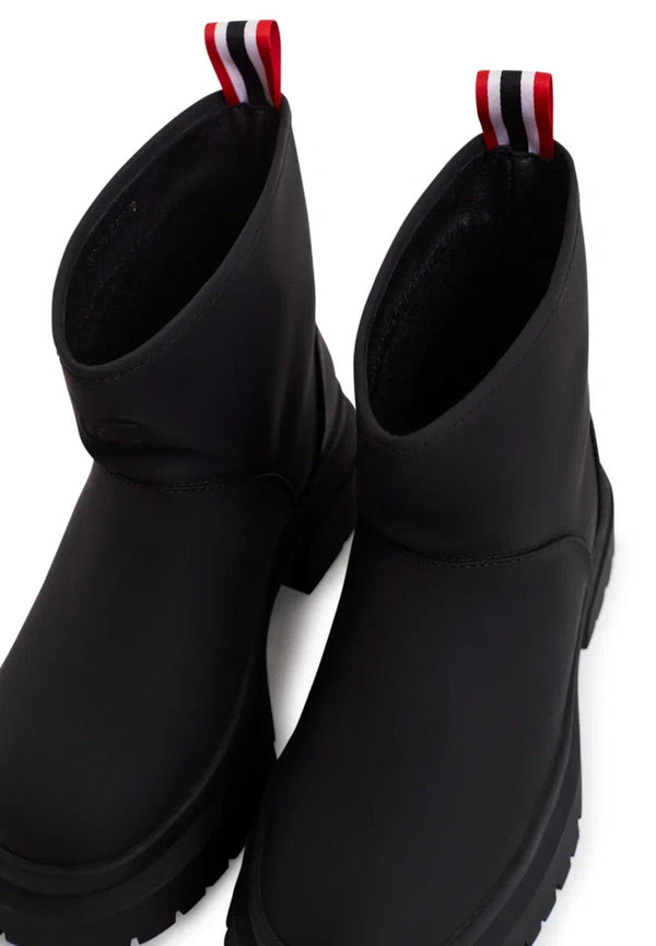 Classic Winter Pull-On Boots - Black