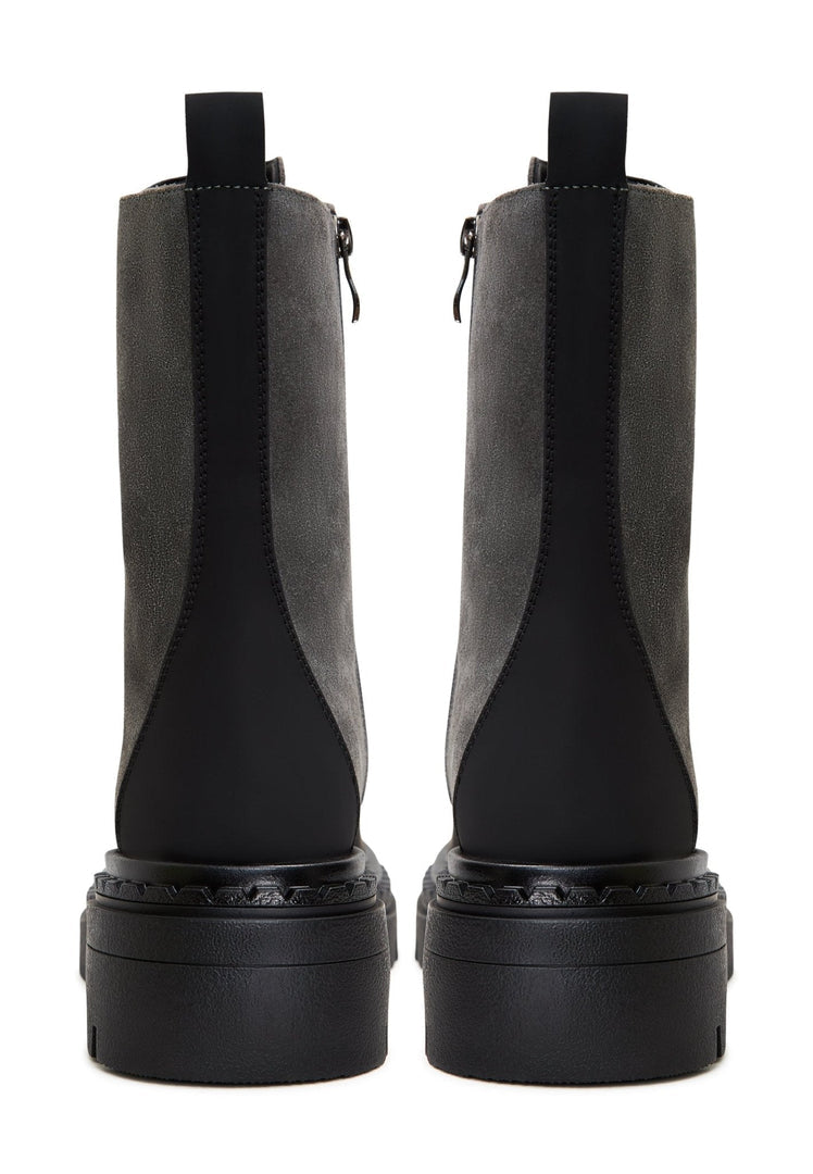 Elegantes botines con cordones