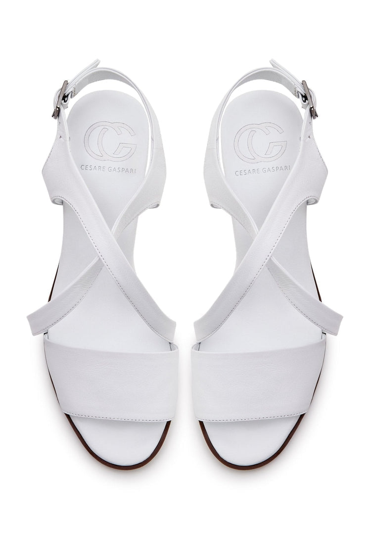 Lässige Sandalen mit Blockabsatz - Weiß