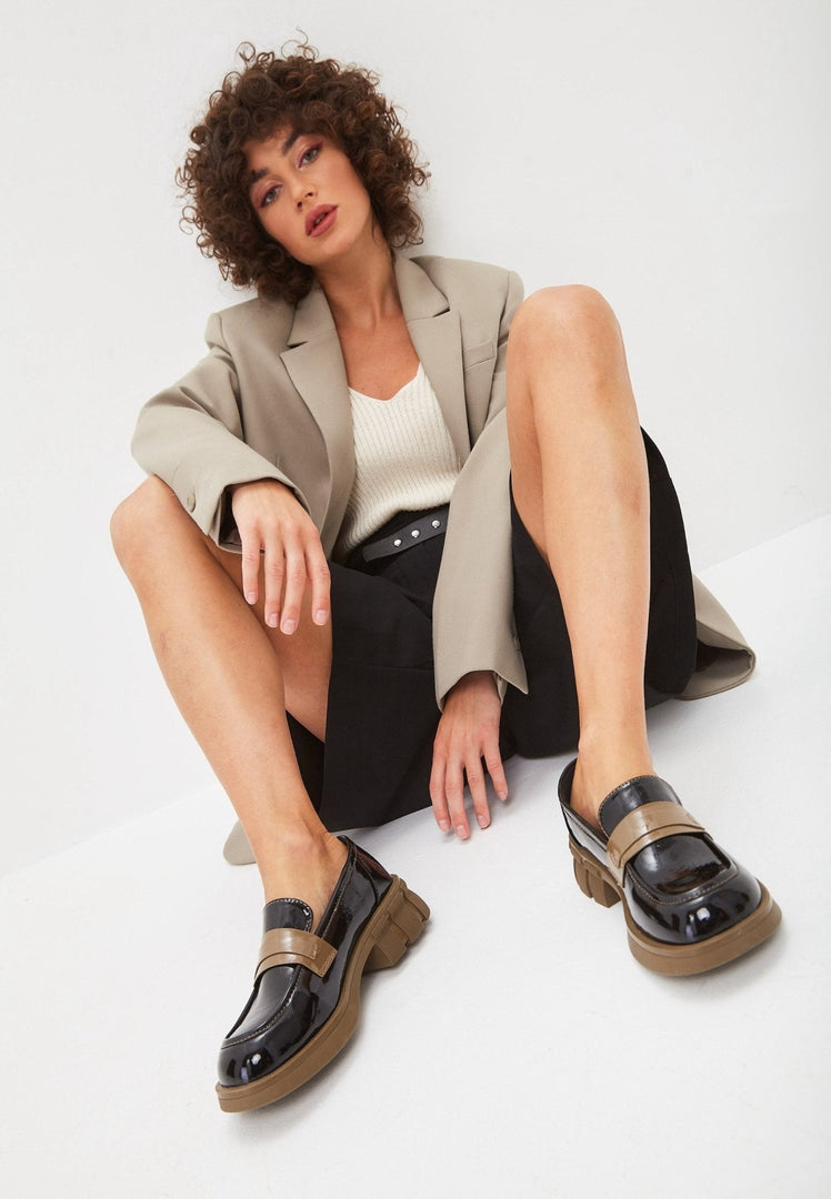 Mocassins en cuir verni