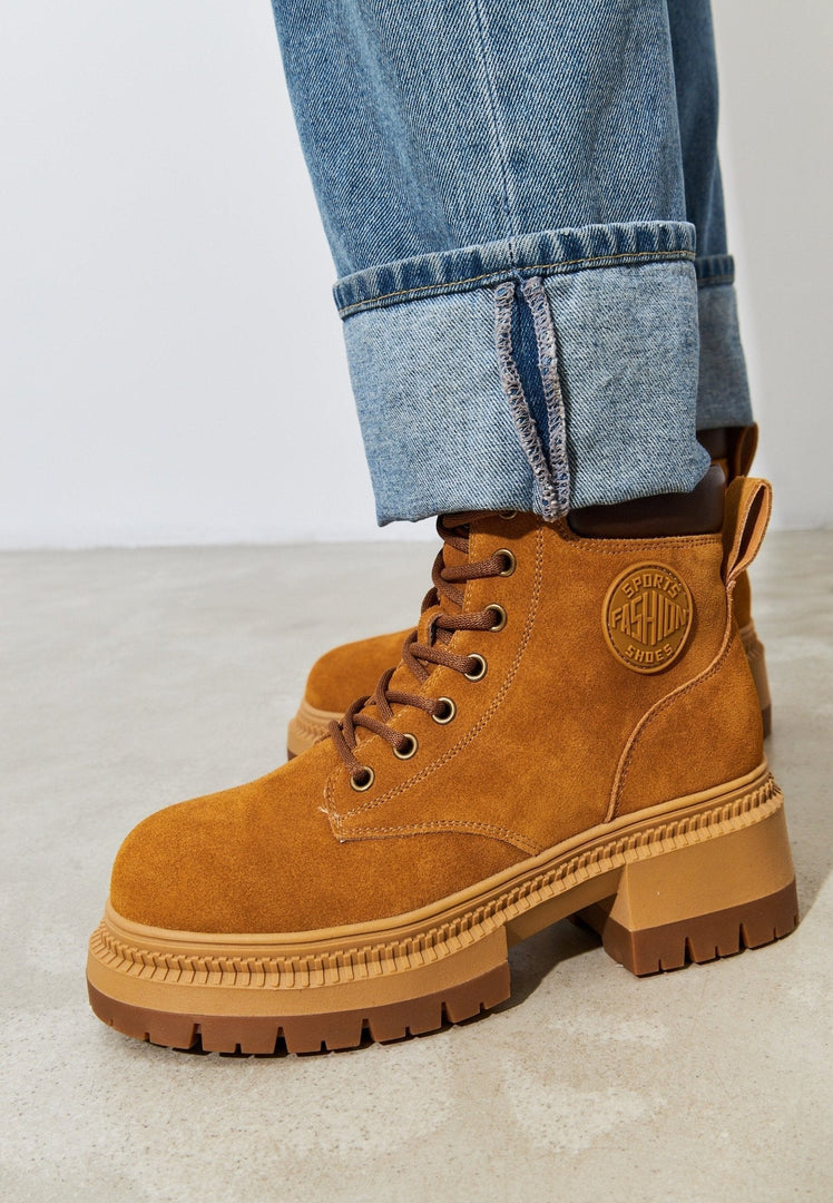 Schnürstiefeletten