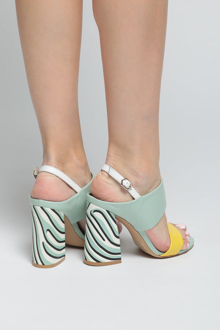 Gestreifte Pop-Sandalen - Mint