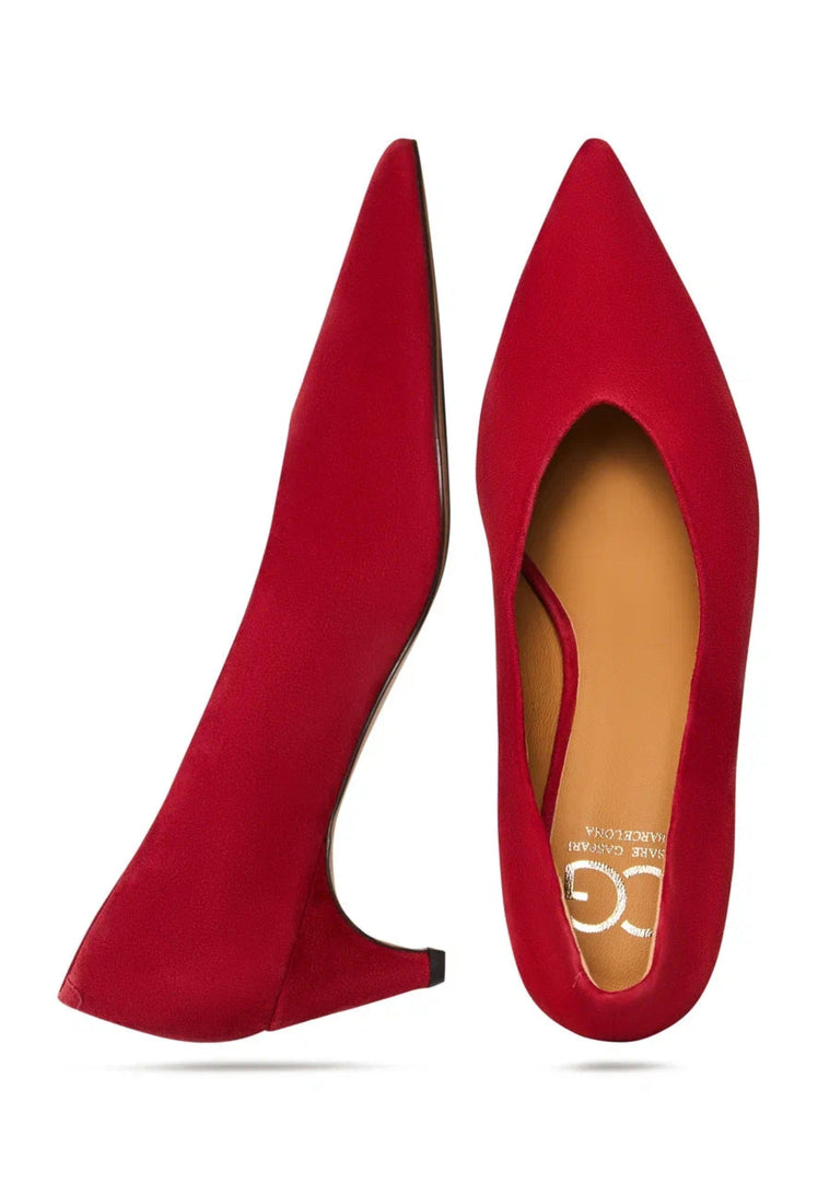 Velvet Curve Pumps - Red