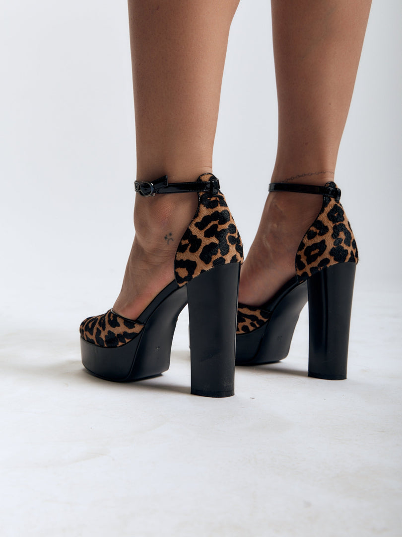 Charm Block Heel Pumps - Leopard