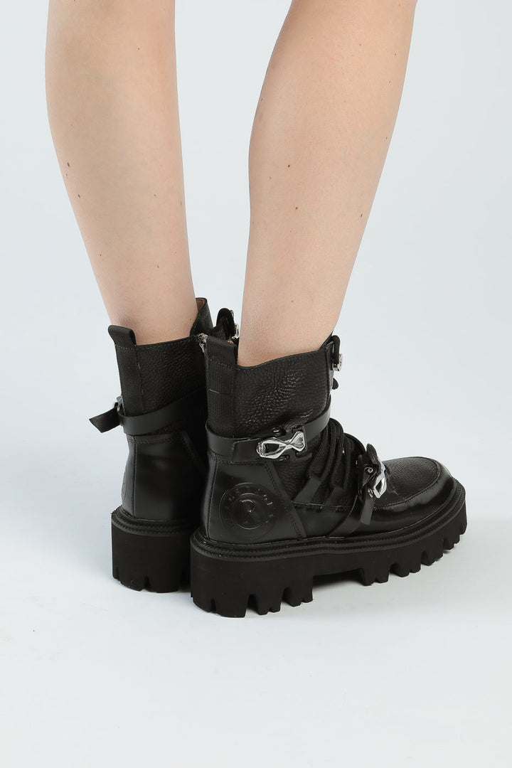 Robuste Mehrriemen-Kampfstiefel