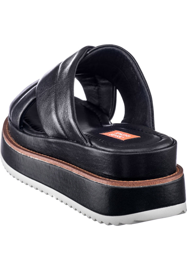 Wyściełane sandały na platformie z poprzecznymi paskami