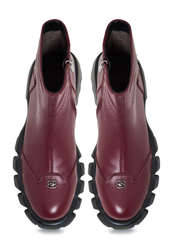 Läderstövlar med platt sula