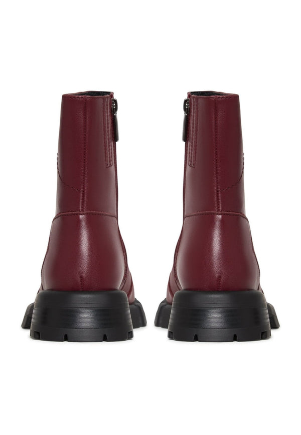 Läderstövlar med platt sula