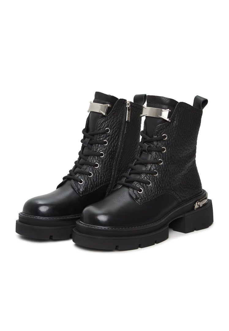 Bottes de combat en cuir texturé noir avec accents métalliques