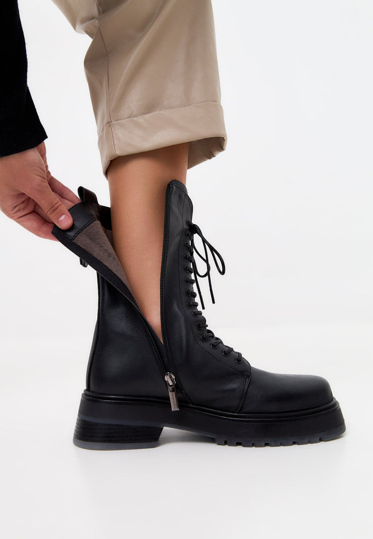 Ankelstøvler med snøre i læder - Sort