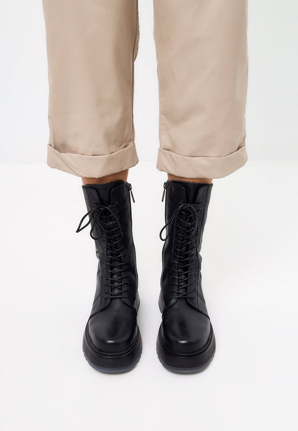 Ankelstøvler med snøre i læder - Sort