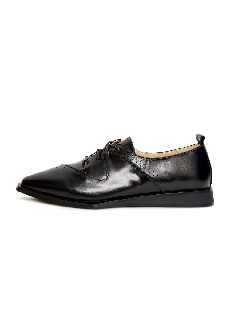 Spitz zulaufende Brogues - Schwarz