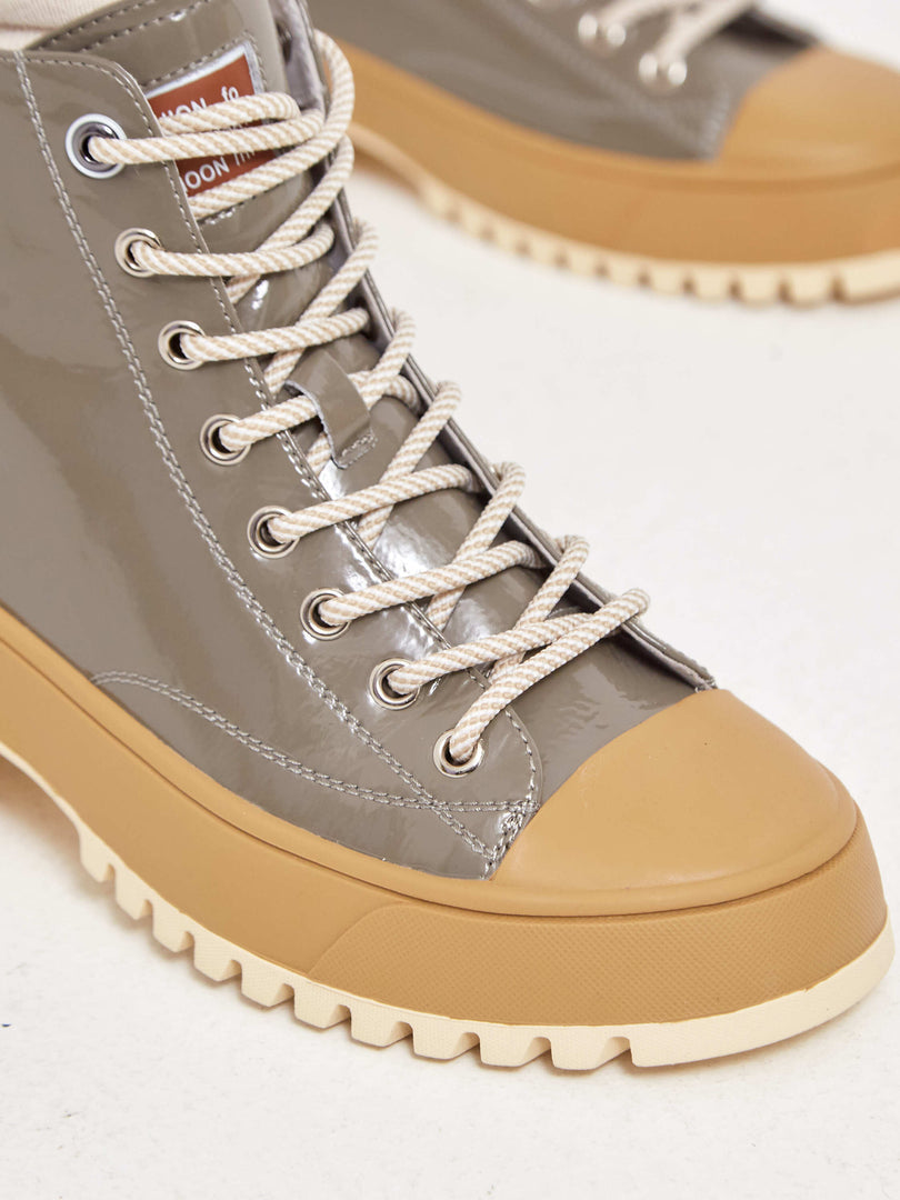 High-Top-Stiefel aus Lackleder